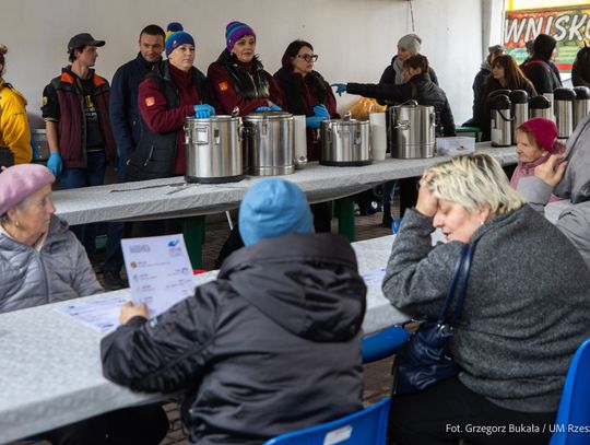 Dwa dni bliskości i solidarności. Rzeszów obchodził Światowy Dzień Ubogich [ZDJĘCIA]
