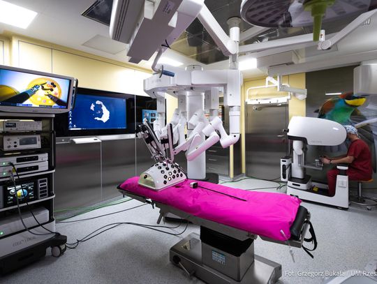 Nowy robot chirurgiczny w Szpitalu Miejskim w Rzeszowie. „Historyczny moment” [ZDJĘCIA]