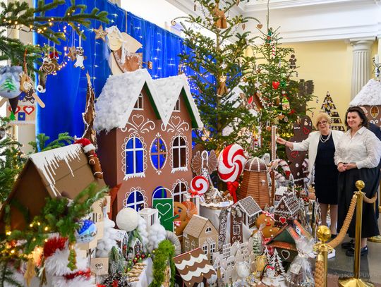 Piernikowa magia w urzędzie. Świąteczne miasteczko w sercu Rzeszowa [FOTO]