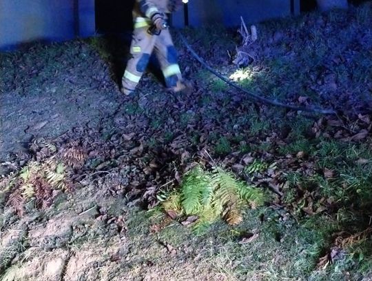 Pożar domu - szybka reakcja mieszkańców i strażaków zapobiegła większej tragedii [ZDJĘCIA]