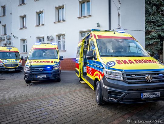 Nowe ambulanse dla pogotowia w Rzeszowie [ZDJĘCIA]