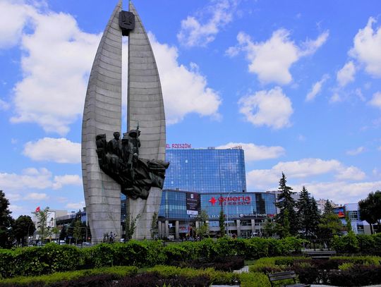 Pomnik Czynu Rewolucyjnego w Rzeszowie pozostanie pod ochroną. Rada Ochrony Zabytków podjęła kluczową decyzję