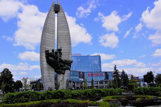 Pomnik Czynu Rewolucyjnego w Rzeszowie pozostanie pod ochroną. Rada Ochrony Zabytków podjęła kluczową decyzję
