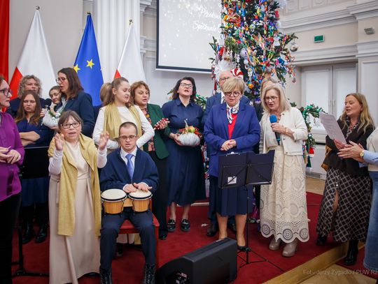 Spotkanie opłatkowe z przedstawicielami Środowiskowych Domów Samopomocy [FOTORELACJA]