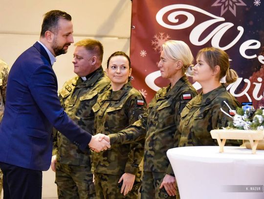 Wicepremier i minister MON odwiedził żołnierzy w hubie logistycznym w Jasionce [FOTORELACJA]