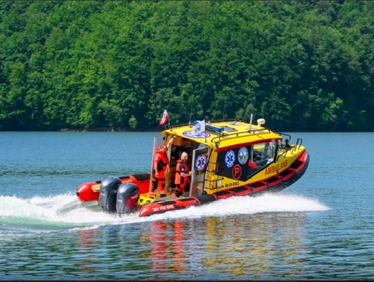 Nowoczesny wodny ambulans na Jeziorze Solińskim