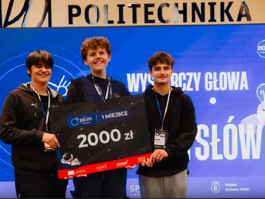 Młodzi programiści z Podkarpacia podbili kosmiczny hackathon NASA