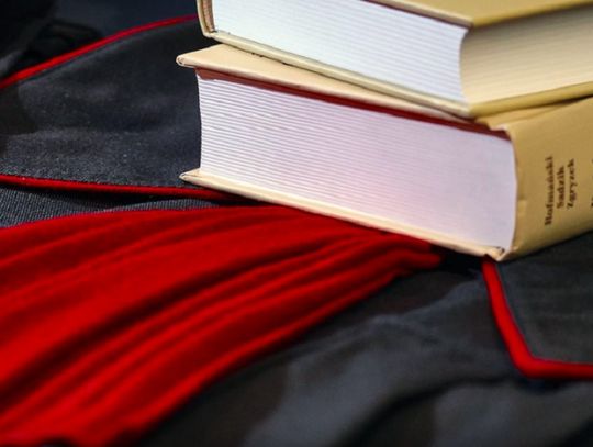 Zarzuty o mobbing i psychiczne znęcanie się nad pracownikami dla byłego kierownika skarbówki