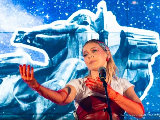 Wielka Mandorla Superstar – gdy pomnik przemawia głosem sztuki