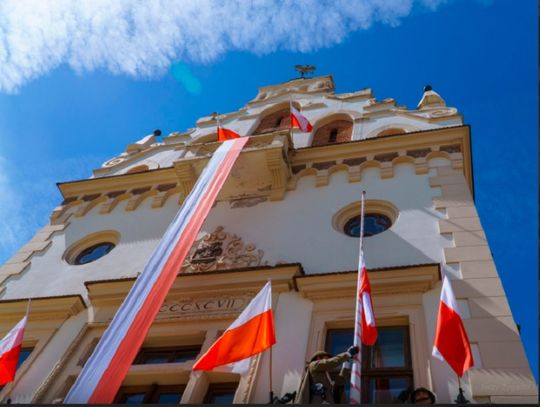 Rzeszów skąpany w biało-czerwieni! Miasto z dumą świętowało Dzień Flagi