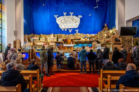 Ruchoma szopka w Kielanówce pod Rzeszowem (także i kolejne zdjęcia)