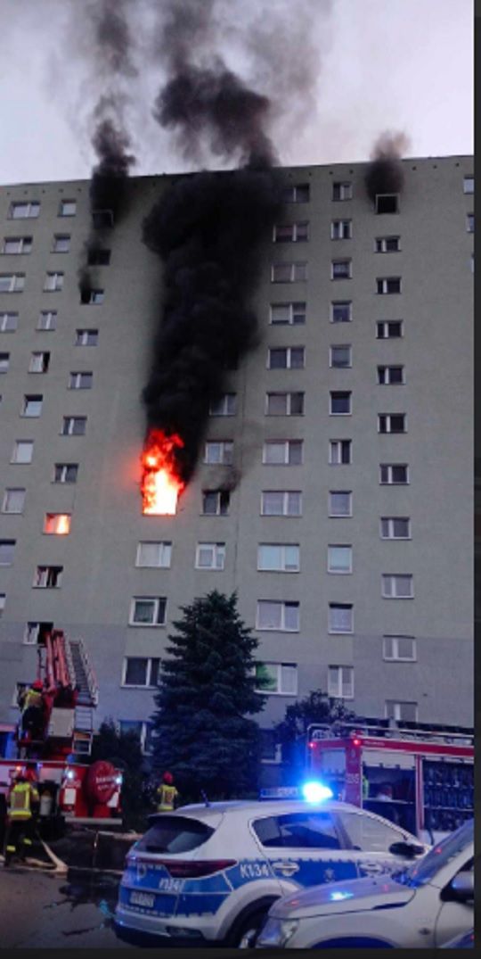Tragiczny pożar na nl. Popiełuszki w Rzeszowie. Wszczęto śledztwo w sprawie śmierci 14-latki