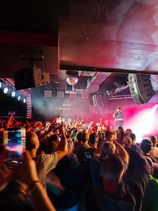 Charyzma ważniejsza niż scenografia – ELDO i O.S.T.R. w Rzeszowie