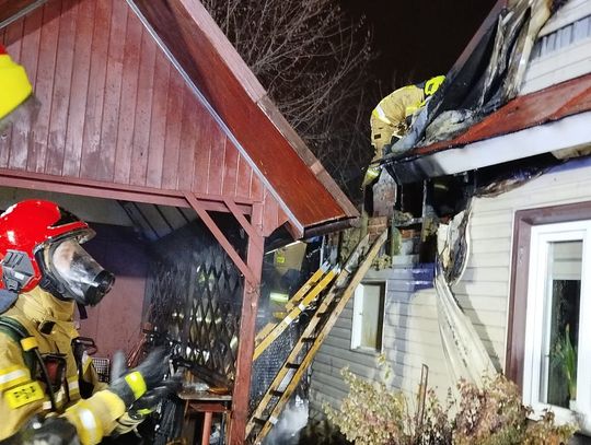 Nocna walka z ogniem [ZDJĘCIA]