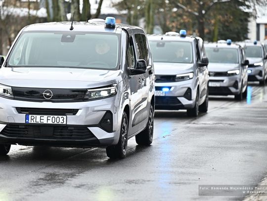Podkarpacka Policja wzmacnia flotę. 28 nowych radiowozów trafiło do służby [ZDJĘCIA]