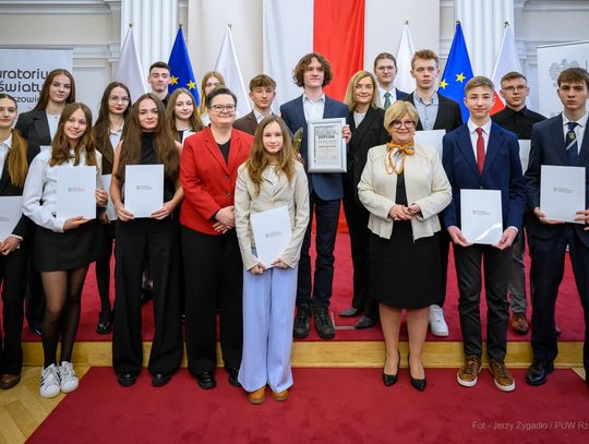 Najlepsi z najlepszych. 25 uczniów z Podkarpacia odebrało stypendia Ministra Edukacji [FOTORELACJA]