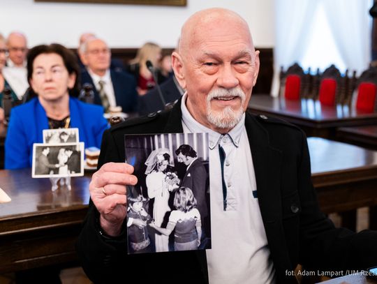 Kiedy czas nie liczy lat, lecz wspólne chwile – Jubileusz Złotych Godów [FOTORELACJA]