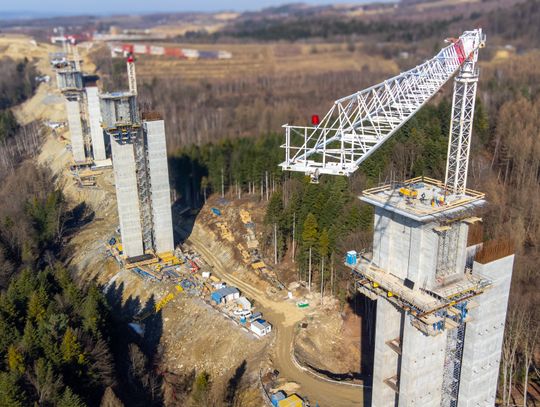 Zobacz postęp prac na budowie najwyższej estakady drogowej na Podkarpaciu [ZDJĘCIA]