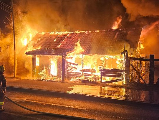 Spłonęła galeria w Tyczynie [ZDJĘCIA]