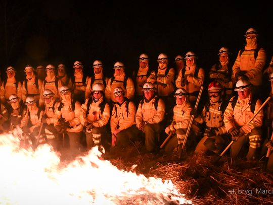 Nocne ćwiczenia praktyczne strażaków z KW PSP w Rzeszowie [FOTORELACJA]