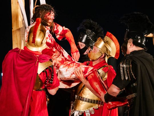 Misterium Męki Pańskiej w Niechobrzu [FOTORELACJA]