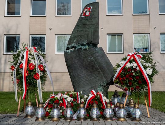 Pamięć o ofiarach katastrofy smoleńskiej [FOTORELACJA]