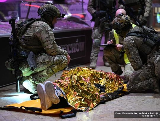 Realistyczna symulacja w centrum handlowym - ćwiczenia "Active Shooter" [ZDJĘCIA]