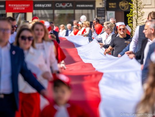 Rzeszowski Dzień Flagi. Biało-czerwona połączyła polityków, samorządowców i mieszkańców [FOTORELACJA]