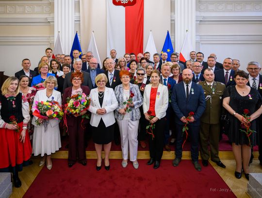 Wręczenie ponad 50 odznaczeń zasłużonym mieszkańcom Podkarpacia [ZDJĘCIA]