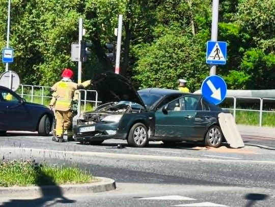 Poważny wypadek na skrzyżowaniu Ofiar Katynia/Wyzwolenia [ZDJĘCIA]
