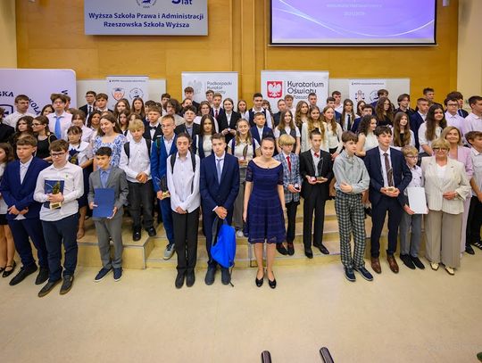 Gala Laureatów Wojewódzkich Konkursów Przedmiotowych i Tematycznych [ZDJĘCIA]
