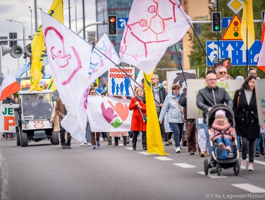 XVI Marsz za Życiem przeszedł ulicami Rzeszowa [FOTORELACJA]