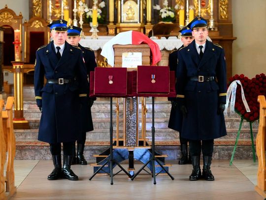 Pogrzeb Bartłomiej Pieróga strażaka, który zginął podczas pożaru w Nisku [ZDJĘCIA]